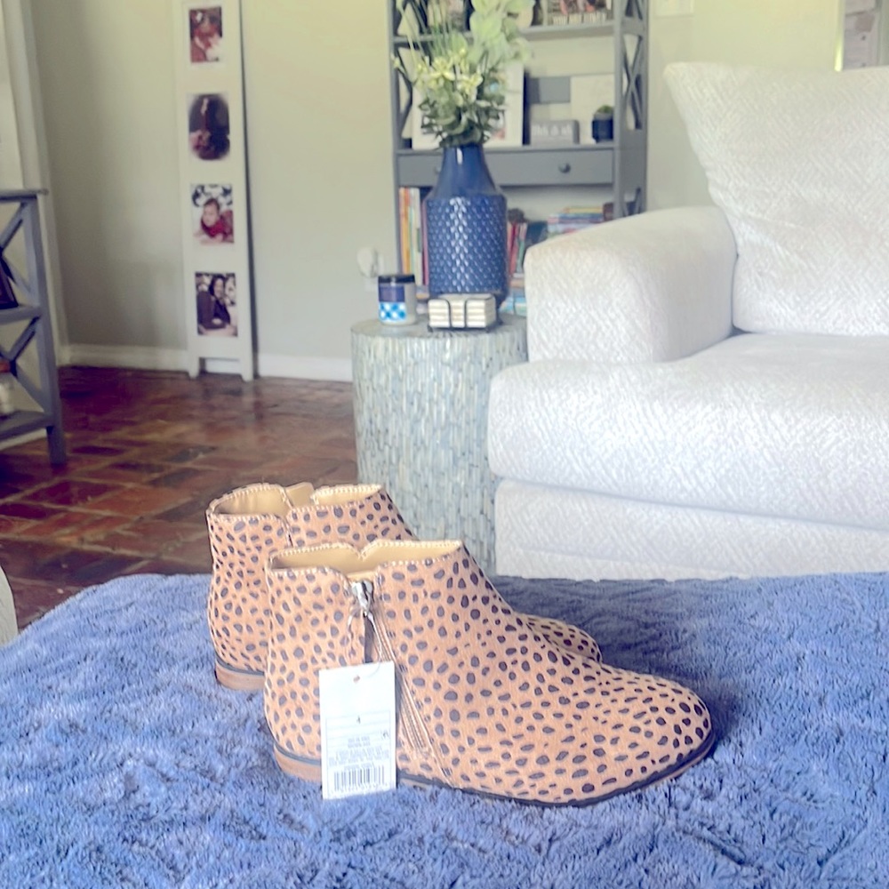 Cat & Jack leopard booties. Brand new